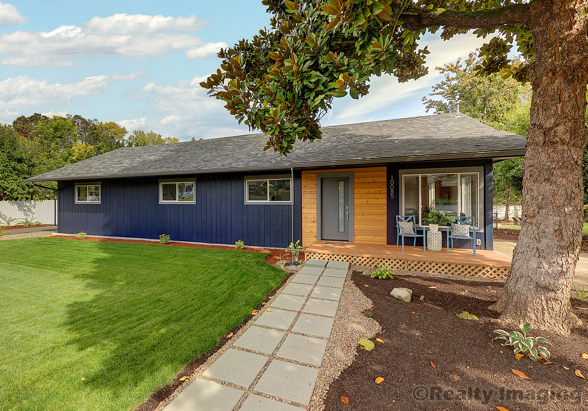 10085 SW Johnson St., Tigard, OR 97224