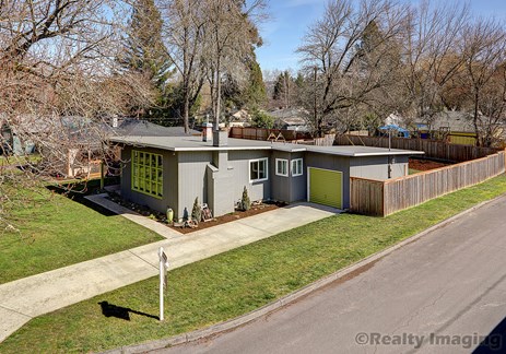 View main image for listing located at: 420 SW 133rd Ave